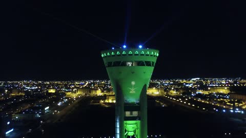 أحد أبرز المعالم المعمارية والسياحية في مدينة تبوك في المملكة العربية السعودية، تصوير درون جوية لبرج تبوك، برج تبوك في السعودية, جمال السعودية, معالم مدينة تبوك, معلم سياحي في السعودية, السياحة السعودية،  يُستخدم قديماً لحفظ وتبريد المياه.