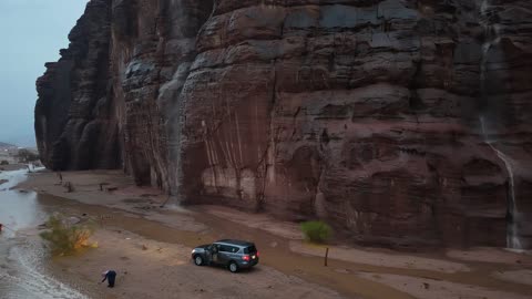 The peaks and mountain heights, the rock formations in the Jeddah area in the northwest of the Kingdom of Saudi Arabia, the NEOM tourism project, natural landscapes of golden sands, floods and waterfalls, and the cold winter winds, are tourist attractions in the Kingdom of Saudi Arabia.