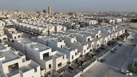 مجمعات فلل ومنازل راقية، الفن الهندسي المعماري على الطراز الحديث في المملكة العربية السعودية، تصوير درون لحي النرجس الراقي والمتميز في شمال مدينة الرياض، موقع استراتيجي متميز وحيوي