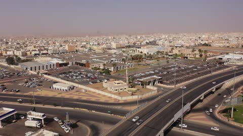 مستشفى الملك خالد , المباني المتطورة لتقديم الخدمات والعناية الصحية للمرضى, التطور والتقدم العمراني في مدينة تبوك , الفن الهندسي المعماري على الطراز الحديث والمتطور لبناء المنشآت والمراكز الطبية