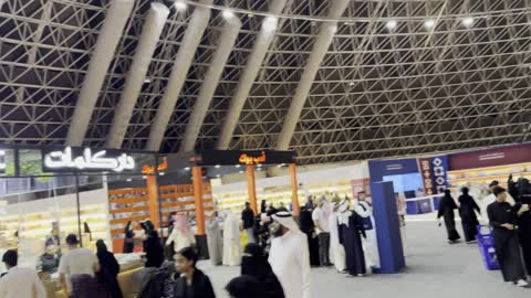 المعالم والأماكن السياحية الثقافية المشهورة، معرض الكتاب الدولي في جدة 16 من ديسمبر 2025 ، تفاعل الزوار من مختلف الفئات العمرية،معارض المملكة العربية السعودية، قضاء أوقات ممتعة في شراء الروايات المفيدة للتعلم والتثقف، استقطاب وجذب السياح من أنحاء العالم ، فعاليات موسم الرياض