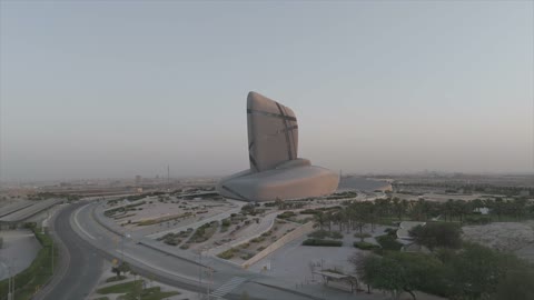 The King Abdulaziz Center for World Culture in Dhahran during the day is a cultural beacon and a famous tourist landmark in the Kingdom of Saudi Arabia, offering recreational, cultural, and educational activities, as well as the building of the Ithra Global Museum in the Eastern Province in Dammam.