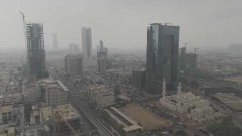 مبنى وزارة النقل، حركة مرور السيارات، النمو والتقدم العمراني في المملكة ، الفن الهندسي المعماري على الطراز الحديث والمتطور لبناء المنشآت التجارية والحكومية بالرياض