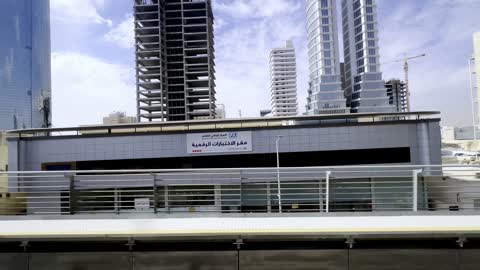 الفن الهندسي المعماري للشركات في السعودية، تصوير بانورامي من المترو لمدينة الرياض، التقدم والتطور العمراني ، البنية التحتية للطرق السريعة وحركة المرور، الابراج وناطحات السحاب، معالم الرياض المشهورة