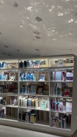 مكتبة وكتب في يوم التطوع، مناسبة لشكر المتطوعين على جهودهم والتوعية بمساهماتهم في المجتمع، المملكة العربية السعودية، يوم التطوع العالمي 2025 في مركز الملك عبد العزيز الثقافي العالمي (إثراء)، زيادة الوعي العام حول أهمية العمل التطوعي في التنمية الاجتماعية