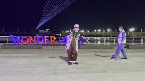 Innovative interactive light shows for families and visitors, animated cartoon characters with an artistic moving appearance, various entertainment and educational activities, events of the Wonders Hills Festival 2025 in Jubail Industrial City in the Eastern Province, a tourist destination for families and visitors.