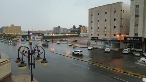 شارع وطريق مدينة تبوك، تصوير درون للسيل في مدينة تبوك, تجمع مياه الأمطار وسط المنطقة, معالم سياحية مشهورة, أماكن ومناطق السياحة في المملكه العربية السعودية