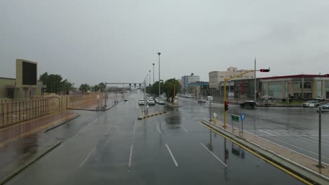 البناء وعمران في مدينة تبوك، أماكن ومناطق السياحة في المملكه العربية السعودية، تصوير درون للسيل في مدينة تبوك , تجمع مياه الأمطار وسط المنطقة, معالم سياحية مشهورة