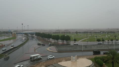 المساحات الخضراء في مدينة تبوك، أماكن ومناطق السياحة في المملكه العربية السعودية، تصوير درون للسيل في مدينة تبوك , تجمع مياه الأمطار وسط المنطقة, معالم سياحية مشهورة