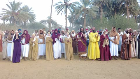 Showcasing the life journey of the Babylonian king, the Mamalik event in the province of Tayma, the royal history of the ancient city of Tayma, the festival of ancient kingdoms, presenting a theatrical performance, preserving the historical heritage, wearing traditional old attire.