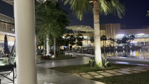 أجواء حيوية على كورنيش الجبيل  ،  مجمع ذا موف بمدينة الجبيل الصناعية  في المنطقة الشرقية يوم 24 من ديسمبر 2025 ، معلم ترفيهي وتجاري متكامل، مقاهي ومطاعم للعائلات والشباب