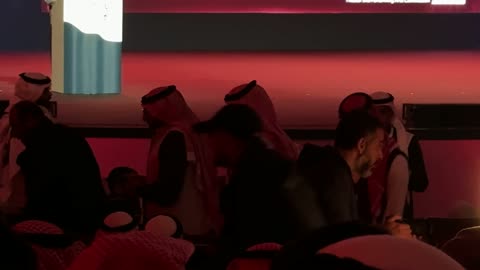 استخدام التقنيات الحديثة ، توثيق اللحظات السعيدة فى حفل ختام مهرجان الرياض للمسرح فى مسرح الأميرة نورة بنت عبدالرحمن بالرياض يوم 24 من ديسمبر 2025 ، تتويج لنجوم المسرح السعودي، احتفالية فنية كبرى،  تكريم للمواهب المسرحية السعودية