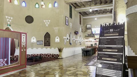مطعم القرية الشعبية فى مدينة الدمام يوم 29 من ديسمبر 2025، المملكة العربية السعودية، فعالية تراثية بطابع شعبي أصيل، القرية العالمية بالدمام،  تجربة ثقافية وسياحية للعائلات والزوار،  أصالة التراث العمراني السعودي