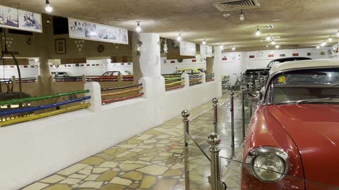 متحف السيارات فى القرية الشعبية فى مدينة الدمام يوم 29 من ديسمبر 2025، القرية العالمية بالدمام،  التراث العمراني السعودي، وجهة ثقافية وسياحية بارزة في المملكة العربية السعودية ،  فعالية تراثية بطابع شعبي أصيل