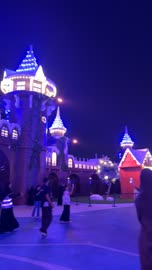 ونتر وندر لاند فى حي الشاطئ بجدة، المملكة العربية السعودية يوم ١٩ من ديسمبر 2025 ، ألعاب ترفيهية وتجارب تفاعلية ، مناطق مخصصة للعائلات والأطفال، فعاليات موسم جدة ،عروض حية واضاءات ممتعه ، أجواء ثلجية احتفالية