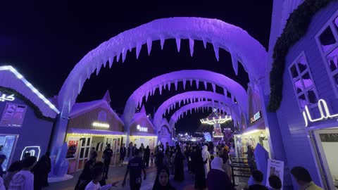 مناطق مخصصة للعائلات والأطفال، ونتر وندر لاند فى حي الشاطئ بجدة، المملكة العربية السعودية يوم ١٩ من ديسمبر 2025 ، ألعاب ترفيهية وتجارب تفاعلية ، فعاليات موسم جدة ،عروض حية واضاءات ممتعه ، أجواء ثلجية احتفالية