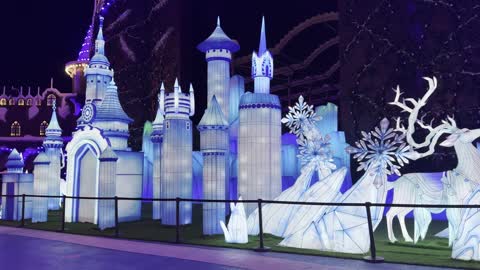 فعاليات موسم جدة ، مناطق مخصصة للعائلات والأطفال، ونتر وندر لاند فى حي الشاطئ بجدة، المملكة العربية السعودية يوم ١٩ من ديسمبر 2025 ، ألعاب ترفيهية وتجارب تفاعلية ،عروض حية واضاءات ممتعه ، أجواء ثلجية احتفالية