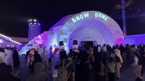 سنو دوم "Snow Dome" فى ونتر وندر لاند فى حي الشاطئ بجدة، المملكة العربية السعودية يوم ١٩ من ديسمبر 2025 ، ألعاب ترفيهية وتجارب تفاعلية ، شاشات عرض حية واضاءات ممتعه ،  فعاليات موسم جدة ، مناطق مخصصة للعائلات والأطفال، أجواء ثلجية احتفالية