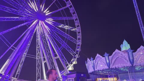 ألعاب ترفيهية وتجارب تفاعلية ، عروض حية واضاءات ممتعه ،  فعاليات موسم جدة ، مناطق مخصصة للعائلات والأطفال، ونتر وندر لاند فى حي الشاطئ بجدة، المملكة العربية السعودية يوم ١٩ من ديسمبر 2025 ، أجواء ثلجية احتفالية