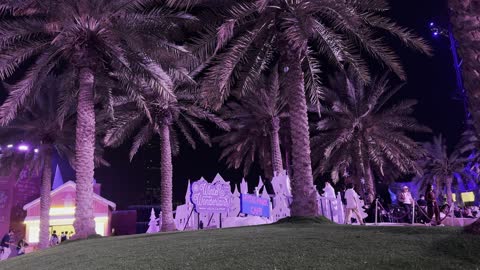 ونتر وندر لاند فى حي الشاطئ بجدة، المملكة العربية السعودية يوم ١٩ من ديسمبر 2025 ،   فعاليات موسم جدة ، مناطق مخصصة للعائلات والأطفال ،   أجواء ثلجية احتفالية  ،مدينة مضيئة بالألوان الزاهية، ألعاب ترفيهية وتجارب تفاعلية