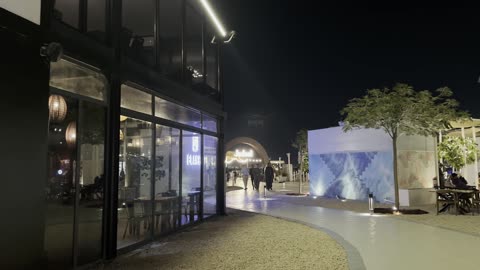 A restaurant famous for its interior design and comfortable atmosphere, famous tourist attractions, the tourist waterfront in the Kingdom of Saudi Arabia in the city of Jubail Industrial, Jubail Corniche, a collection of restaurants and cafes overlooking the sea.