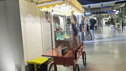 A restaurant famous for its interior design and comfortable atmosphere, famous tourist attractions, the tourist waterfront in the Kingdom of Saudi Arabia in the city of Jubail Industrial, Jubail Corniche, a collection of restaurants and cafes overlooking the sea.