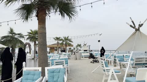 Marine views and includes a variety of restaurants, cafes, and entertainment areas, the Jubail Corniche, famous tourist attractions, the tourist waterfront in the Kingdom of Saudi Arabia in the city of Jubail Industrial, a collection of restaurants and cafes overlooking the sea.