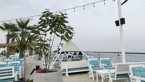 The tourist waterfront in the Kingdom of Saudi Arabia in the city of Jubail Industrial, featuring sea views and recreational areas, the Jubail Corniche, famous tourist attractions, and a variety of restaurants and cafes overlooking the sea.