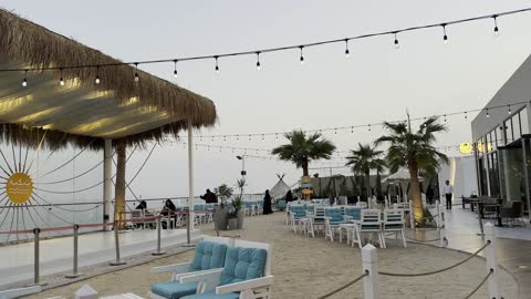 Suitable for families and individuals of all ages, the tourist waterfront in the Kingdom of Saudi Arabia in the city of Jubail Industrial on December 28, 2025, features a variety of restaurants and cafes overlooking the sea, Jubail Corniche, and famous tourist attractions.
