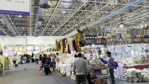 يضم منتجات متنوعة من دول عربية وعالمية، معرض المنتجات العربية والعالمية من 19 ديسمبر 2025 إلى 3 يناير 2026 في مدينة جدة في المملكة العربية السعودية، تجربة تسوق عالمية وتجمع دولي ضخم، مبنى مركز جدة الدولي للمعارض والمؤتمرات