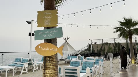 Global food options, diverse outdoor seating, the tourist waterfront in the Kingdom of Saudi Arabia in the city of Jubail Industrial on December 28, 2025, a collection of restaurants and cafes overlooking the sea, Jubail Corniche, famous tourist attractions.