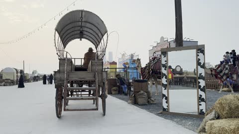 ركوب الخيل والجمل، فكرة وجود سوق أو منطقة ترفيهية متكاملة، ونتر وندر لاند فى حي الشاطئ بجدة، المملكة العربية السعودية يوم ١٩ من ديسمبر 2025 ، ألعاب ترفيهية وتجارب تفاعلية ،عروض حية واضاءات ممتعه ، أجواء ثلجية احتفالية