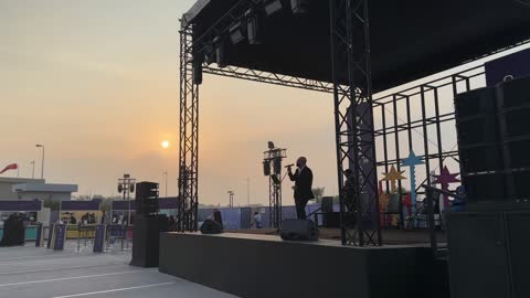 ساحة مكان اقامة مهرجان الطعام،  بوابة الدخول الى مهرجان إثراء للطعام يقام في حدائق مركز الملك عبد العزيز الثقافي العالمي من ٢٢ ديسمبر حتى ع يناير ٢٠٢٦ في المملكة العربية السعودية، بالإضافة إلى سوق للطعام، تجربة ثقافية متكاملة للعائلات ومحبي الطعام