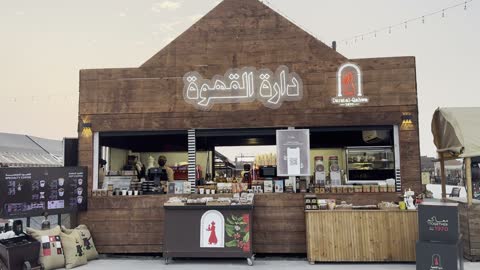 مقاهي وأماكن لعب للأطفال في موسم جدة، ونتر وندر لاند فى حي الشاطئ بجدة، المملكة العربية السعودية يوم ١٩ من ديسمبر 2025 ، ألعاب ترفيهية وتجارب تفاعلية ،عروض حية واضاءات ممتعه ، أجواء ثلجية احتفالية