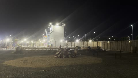 وجهة سياحية في المملكة العربية السعودية تقدم تجارب ريفية، عربة تجرها الخيول في موقع ترفيهي، ونتر وندر لاند فى حي الشاطئ بجدة، المملكة العربية السعودية يوم ١٩ من ديسمبر 2025 ، عروض حية واضاءات ممتعه ، أجواء ثلجية احتفالية