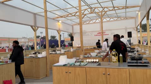 مسابقات وعروض طهي بين المشتركين، إثراء مركز ثقافي وإبداعي يهدف إلى إثراء المعرفة والإبداع، مهرجان إثراء للطعام يقام في حدائق مركز الملك عبد العزيز الثقافي العالمي من ٢٢ ديسمبر حتى ع يناير ٢٠٢٦ في المملكة العربية السعودية