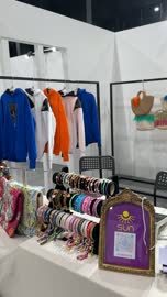 أحدث صيحات الموضة والإكسسوارات فى معرض المصممين والمصممات فى المنطقة الشرقية يوم 29 من ديسمبر 2025 ، المملكة العربية السعودية، تفاعل مباشر مع الزوار ، منصة إبداعية للأزياء والتصميم ، إبراز الهوية والابتكار، أجواء راقية داخل المعرض