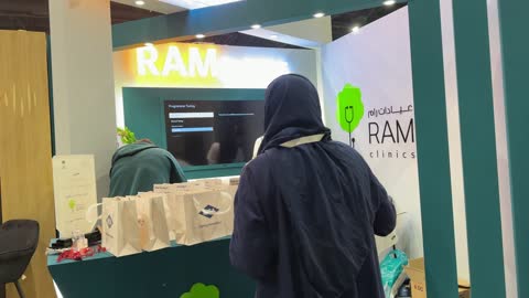 إبراز الهوية والابتكار، اجنحة متنوعة فى معرض المصممين والمصممات فى المنطقة الشرقية يوم 29 من ديسمبر 2025 ، المملكة العربية السعودية، تفاعل مباشر مع الزوار ، منصة إبداعية للأزياء والتصميم ،أجواء راقية داخل المعرض