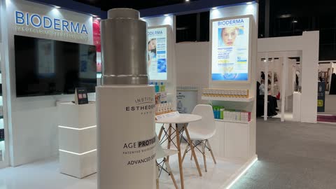 إبراز الهوية والابتكار، اجنحة متنوعة فى معرض المصممين والمصممات فى المنطقة الشرقية يوم 29 من ديسمبر 2025 ، المملكة العربية السعودية، تفاعل مباشر مع الزوار ، منصة إبداعية للأزياء والتصميم ،أجواء راقية داخل المعرض