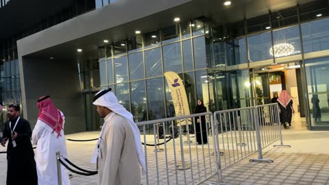 معرض المصممين والمصممات فى المنطقة الشرقية يوم 29 من ديسمبر 2025 ، المملكة العربية السعودية، تفاعل مباشر مع الزوار ، أحدث صيحات الموضة والإكسسوارات، منصة إبداعية للأزياء والتصميم ، إبراز الهوية والابتكار ، تصميم خارجي راقي