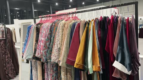 منصة إبداعية للأزياء والتصميم ، معرض المصممين والمصممات فى المنطقة الشرقية يوم 29 من ديسمبر 2025 ، المملكة العربية السعودية، تفاعل مباشر مع الزوار ، أحدث صيحات الموضة والإكسسوارات، إبراز الهوية والابتكار