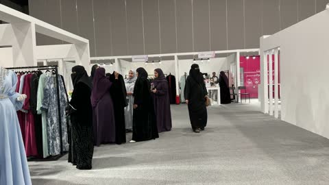 منصة إبداعية للأزياء والتصميم ، معرض المصممين والمصممات فى المنطقة الشرقية يوم 29 من ديسمبر 2025 ، المملكة العربية السعودية، تفاعل مباشر مع الزوار ، أحدث صيحات الموضة والإكسسوارات، إبراز الهوية والابتكار