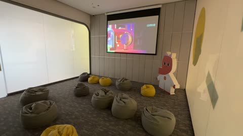 تجربة تعليمية تفاعلية، تنمية مهارة القراءة والتعبير، معرض اللغة العربية للأطفال فى مقر مجمع الملك سلمان العالمي للغة العربية في حي الورود بالرياض، يوم ١١ من ديسمبر 2025 ، جو تعليمي ممتع فى المملكة العربية السعودية ، أنشطة ثقافية وترفيهية للأطفال