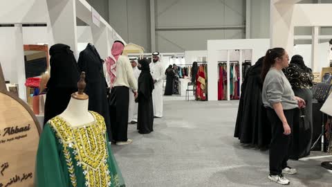 أحدث صيحات الموضة والإكسسوارات،  معرض المصممين والمصممات فى المنطقة الشرقية يوم 29 من ديسمبر 2025 ، المملكة العربية السعودية، تفاعل مباشر مع الزوار ، منصة إبداعية للأزياء والتصميم ،  إبراز الهوية والابتكار