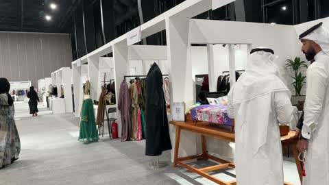 اجنحة مختلفة فى معرض المصممين والمصممات فى المنطقة الشرقية يوم 29 من ديسمبر 2025 ، المملكة العربية السعودية، تفاعل مباشر مع الزوار ، منصة إبداعية للأزياء والتصميم ، أحدث صيحات الموضة والإكسسوارات، إبراز الهوية والابتكار