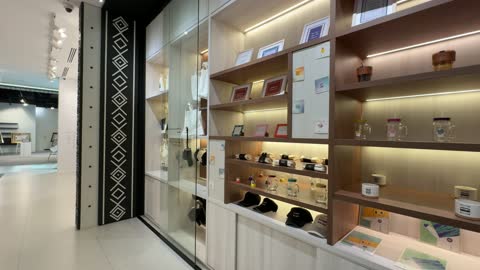 The gift shop at the Arabic Language Exhibition for Adults at the King Salman Global Center for the Arabic Language in Al-Worood neighborhood in Riyadh on December 11, 2025, aims to achieve Saudi Vision 2030 in the cultural field, with various cultural and intellectual activities, enhancing language and communication skills among adults.