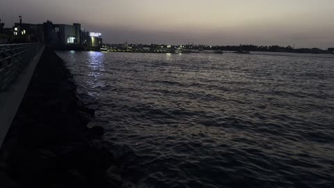 حركة الموج عند غروب الشمس، بحر أبحر شمال مدينة جدة في المملكة العربية السعودية ٢٥  ديسمبر ٢٠٢٥، الخليج السياحي ، تصوير لكورنيش ابحر جدة ، اماكن ومعالم سياحية، ممشى بحري وشواطئ رملية