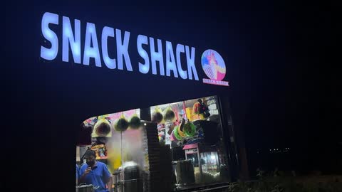 مطاعم ومقاهي مطلة على الواجهة البحرية، ممشى بحري وشواطئ رملية، بحر أبحر شمال مدينة جدة في المملكة العربية السعودية أخ ديسمبر ٢٠٢٥ ، الخليج السياحي ،تصوير لكورنيش ابحر جدة ، اماكن ومعالم سياحية