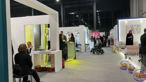 تفاعل مباشر مع الزوار فى معرض المصممين والمصممات فى المنطقة الشرقية يوم 29 من ديسمبر 2025 ، المملكة العربية السعودية، منصة إبداعية للأزياء والتصميم ، أحدث صيحات الموضة والإكسسوارات، إبراز الهوية والابتكار