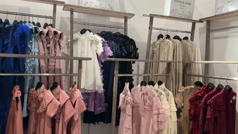 منصة إبداعية للأزياء والتصميم ، أحدث صيحات الموضة والإكسسوارات فى معرض المصممين والمصممات فى المنطقة الشرقية يوم 29 من ديسمبر 2025 ، المملكة العربية السعودية، تفاعل مباشر مع الزوار ،  إبراز الهوية والابتكار، أجواء راقية داخل المعرض